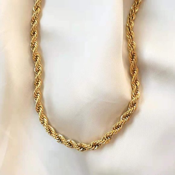 14k Gold-Plated Rope Chain Choker - Picture 4 of 5